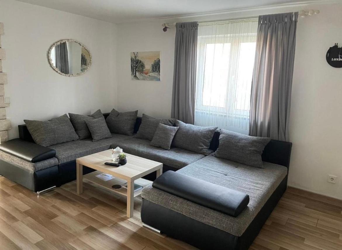 Apartments Toma Каштела Экстерьер фото